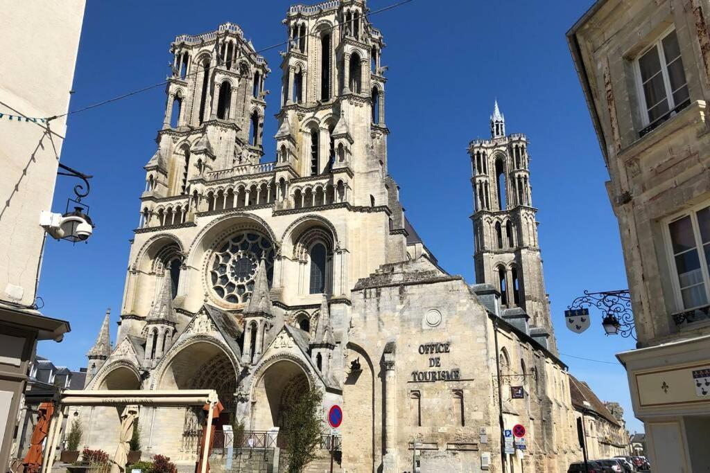 Laon : « Suite Privee Au Pied De La Cathedrale » Exterior photo